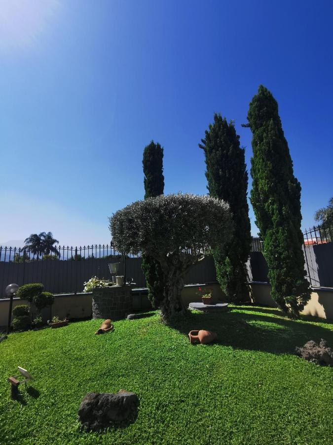 Atrium Pompei Villa Exterior photo
